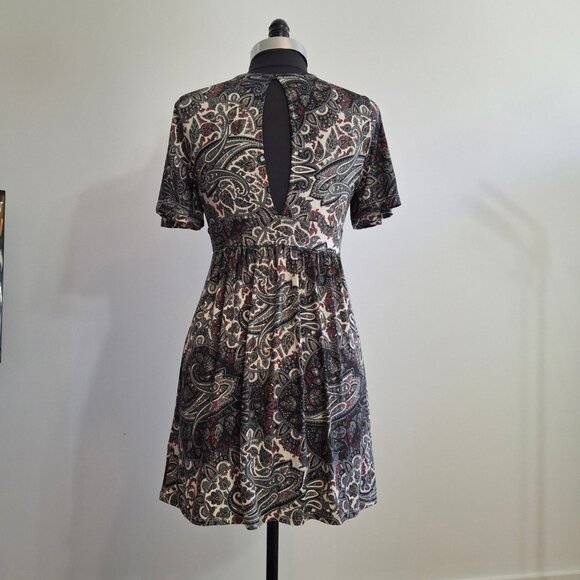 Eoote Grey Pailsley Empire Fit n Flare Mini Dress Size M Stretch Flutter Sleeves - Picture 12 of 16